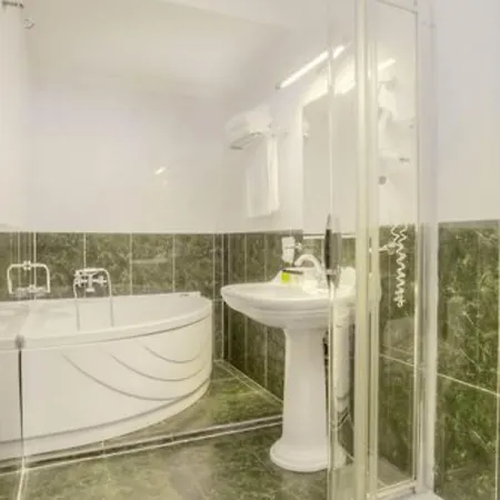 Ξενοδοχείο Bretagna Hotel 3*