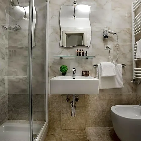 Otel Bretagna 3*