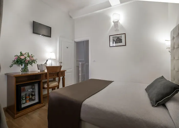 Bretagna Hotel מלון פירנצה