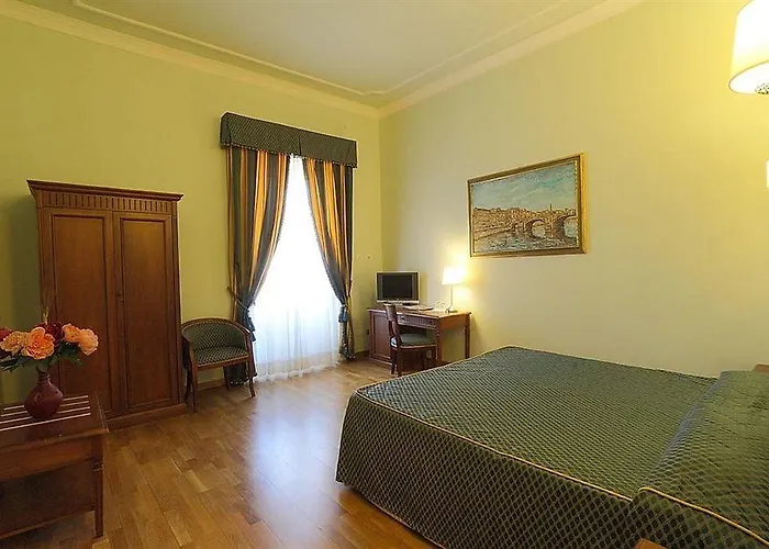 Bretagna Hotel מלון פירנצה