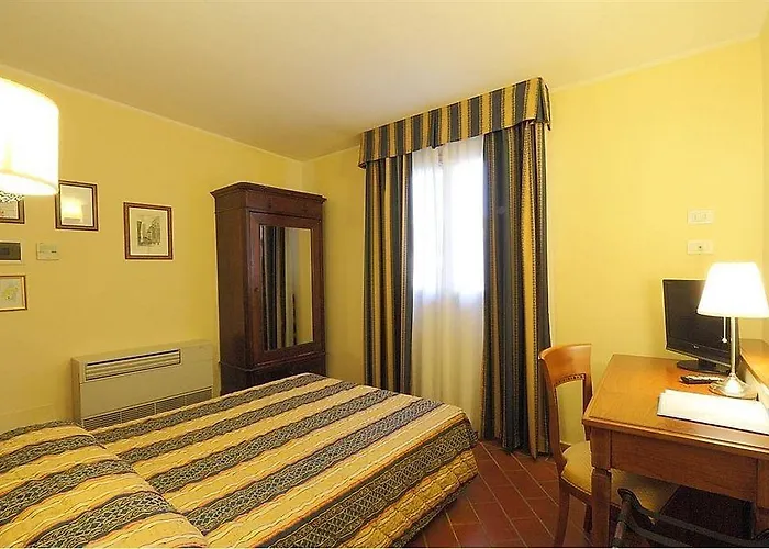 Bretagna Hotel מלון 3*