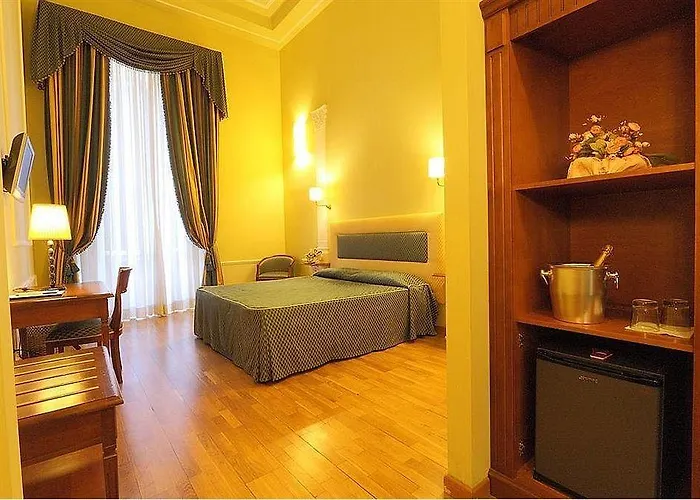 מלון Bretagna Hotel 3*