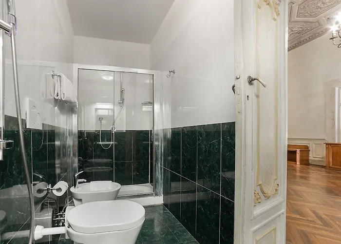 מלון Bretagna Hotel