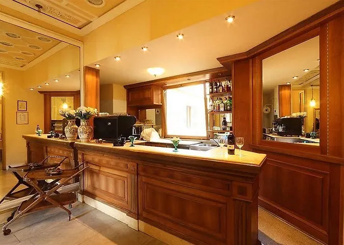 Bretagna Hotel מלון 3*