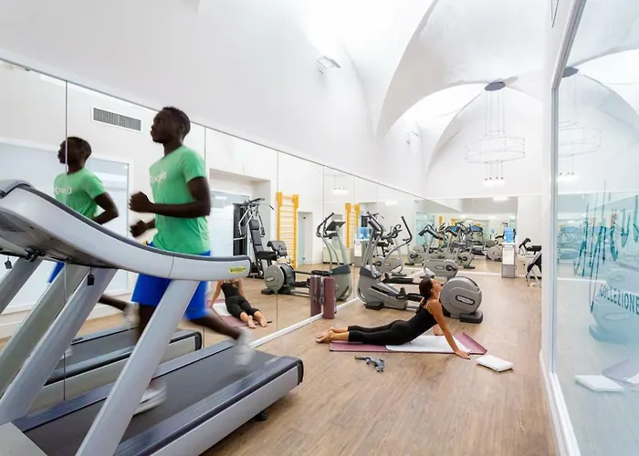 Bretagna Hotel מלון